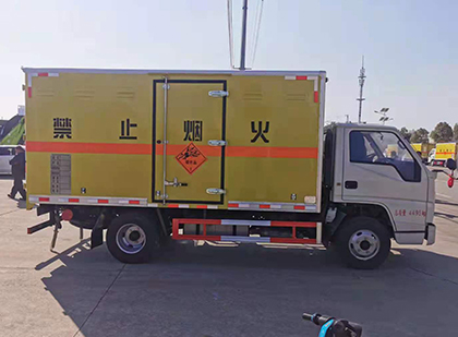 伍家岗爆破器材运输车
