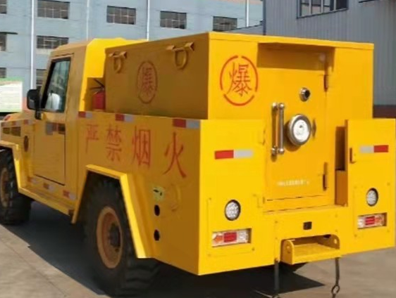 伍家岗凯龙爆破器材运输车：保障爆破任务的安全运行